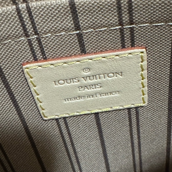 LOUIS VUITTON NEVERFULL MM POUCH - Picture 4 of 4